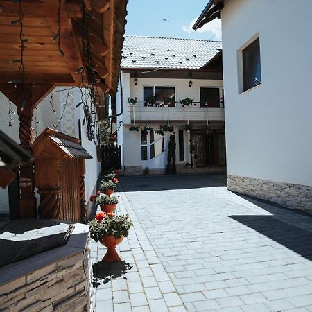 Pensiunea La Lenuta Oncesti  Exterior photo
